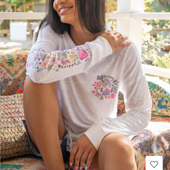 Women's NATURAL LIFE White Graphic Long Sleeve Top - Picture 1 of 4